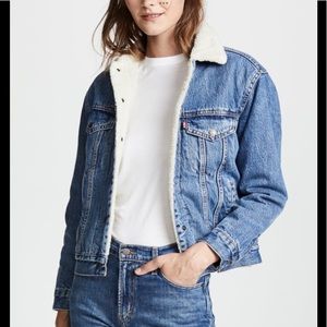🏆HOST PICK🏆Awesome Levi’s Sherpa Lined Trucker Jacket